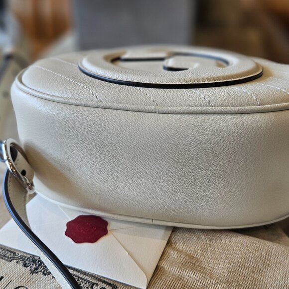 Gucci Blondie Mini Shoulder Bag - Picture 6 of 17